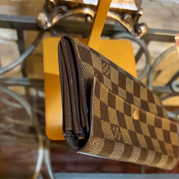 Louis Vuitton Brown Checkered Wallet - Picture 4 of 10